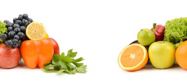 Beyaz arka planda izole edilmiş sebze ve meyve seti. Metin için boş alan. Kolaj. Geniş resim.