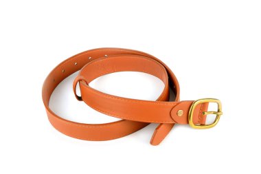 Beyaz arka planda izole edilmiş altın metal tokalı kadın kahverengi deri kemeri.