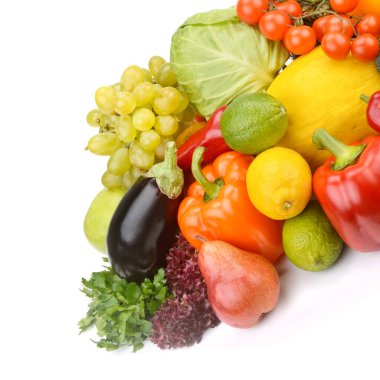 Beyaz arka planda izole edilmiş sebze ve meyve seti.