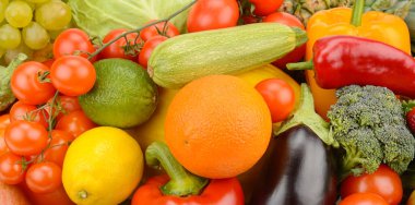 Çeşitli olgun meyve ve sebzeler. Yemek konsepti geçmişi. Geniş resim.