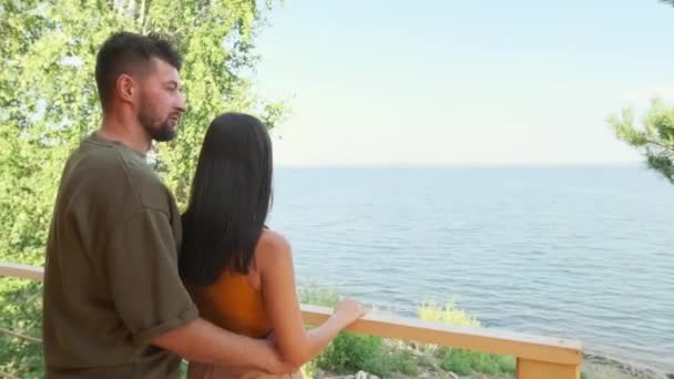 Side View Young Dark Haired Woman Man Wearing Casual Summer — Stockvideo