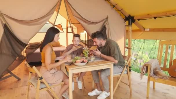 Young Happy Woman Man Teenage Boy Sitting Table Terrace Glamping — Vídeo de Stock