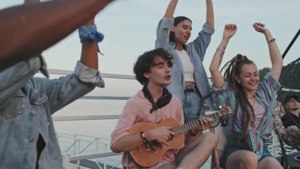 Medium Long Company Young Diverse People Waving Hands Air Sitting — Videoclip de stoc