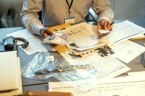 Hands Young Contemporary Fbi Agent Detective Holding Evidences Packets While — Stock Photo, Image