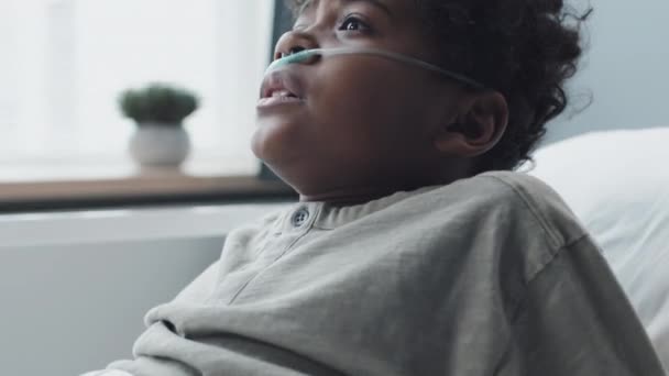 Close African American Boy Oxygen Tube Nose Sleeping Hospital Bed — Video