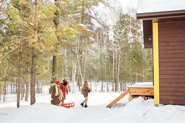 Contemporary Black Family Three Winterwear Moving Country House Located Forest — Stock Photo, Image