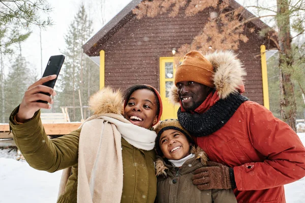 Happy Family Posing Selfie Country House Snowy Winter Day While — Stock Photo, Image