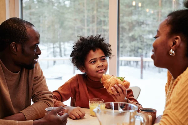 Cute African American Boy Homemade Hotfog Listening His Mother Breakfast — Stock Photo, Image