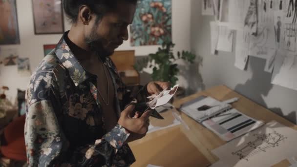 Talented Indian Fashion Designer Cutting Out Small Print Sample Scissors — Video Stock