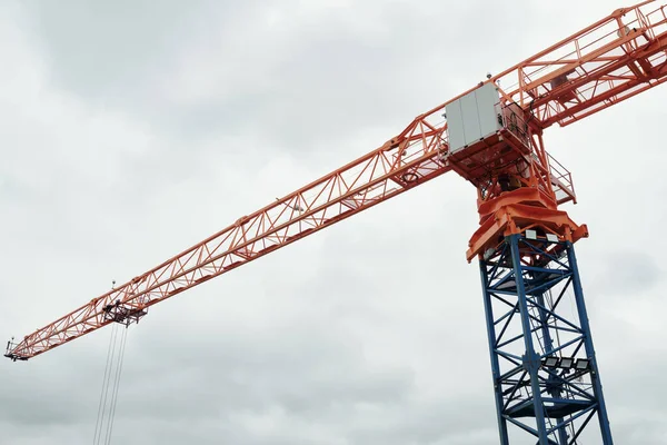 Part Huge High Automatic Tower Crane Long Red Metallic Jib — Stock Photo, Image