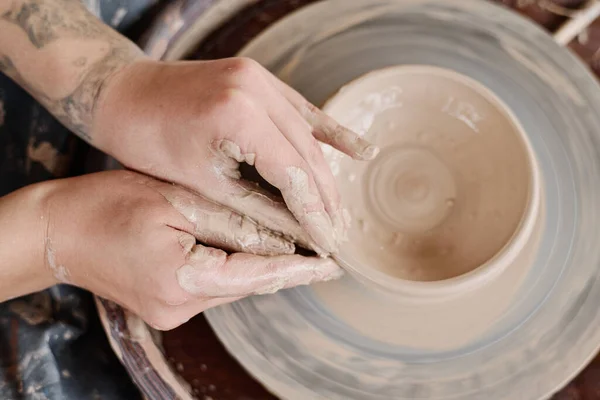Overview Hands Young Craftswoman Forming Shape Clay Jug Pot Rotating — Stock Photo, Image