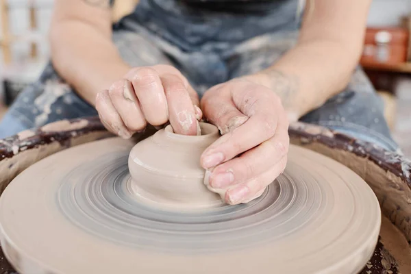 Hands Young Female Potter Raw Clay Item Rotating Pottery Wheel — Stock Photo, Image