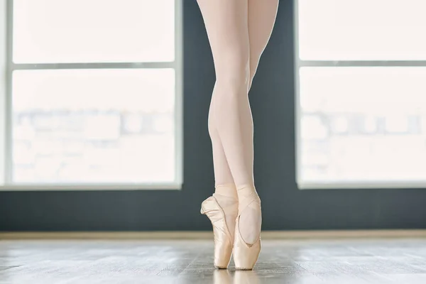 Slim Legs Graceful Ballet Dancer White Tights Beige Silk Pointe — Stock Photo, Image