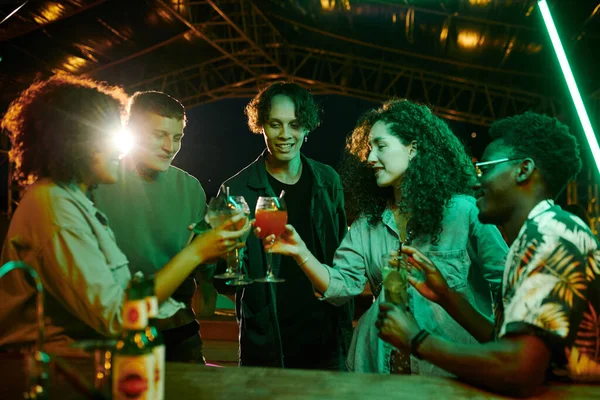 Five Happy Youthful Intercultural People Stylish Casualwear Clinking Cocktails While — Stock Photo, Image