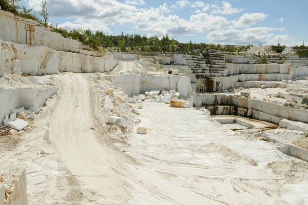 Territory Large Marble Quarry Surrounded Thick White Stone Walls Road — Stock Photo, Image