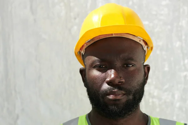 sudafricano negro piel americanos persona azul casco de seguridad