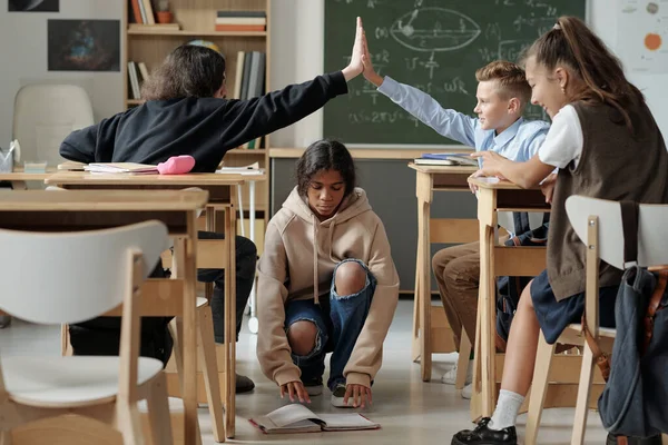 Two Boys Giving Each Other High Five African American Classmate — Stock Photo, Image