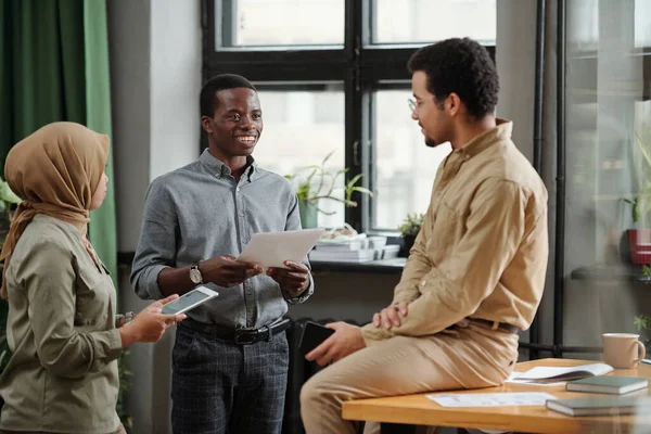 Happy Young African American Male Economist Paper Making Report Intercultural — Stock Photo, Image