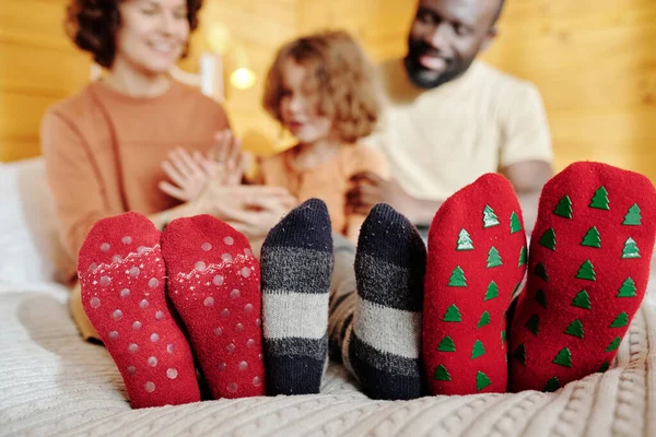 Row Feet Young Family Intercultural Parents Little Son Wearing Warm — Stock Photo, Image