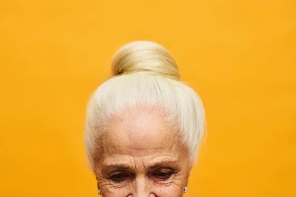 Cropped Shot Senior Woman White Hair Done Bun Standing Front — Stock Photo, Image