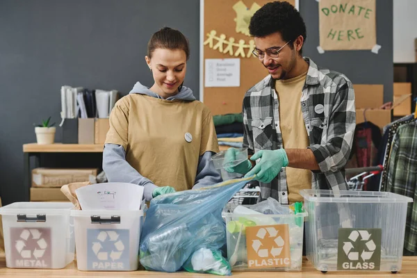Two Young Intercultural Volunteers Sorting Different Kinds Rubbish Separate Plastic — Stock Photo, Image