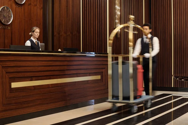 Blurry Motion Bellboy Pushing Cart Clients Luggage While Walking Reception — Stock Photo, Image