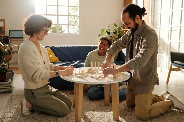 Gelukkig Familie Spelen Blokken Aan Tafel Samen Met Afro Amerikaans — Stockfoto