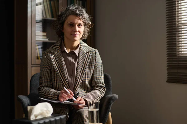 Successful Mature Psychotherapist Grey Curly Hair Looking Camera While Sitting — Stock Photo, Image