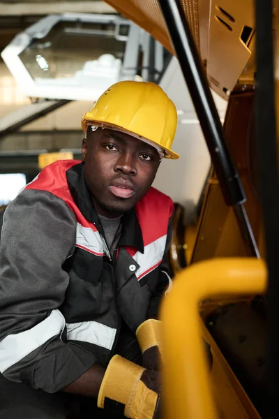 Portrait Young Serious Worker Engineer Factory Looking Camera While Sitting — Stock Photo, Image