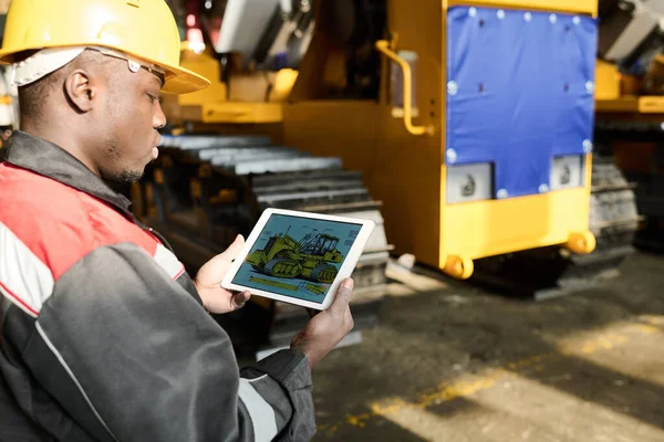 Side View Young African American Engineer Looking Machine Picture Tablet — Stock Photo, Image