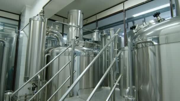 Arc Shot Shiny Stainless Steel Brewhouse Large Mash Tun Lauter — Stock Video