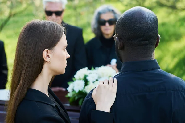 Rear View Young Grieving Woman Keeping Hand Shoulder Her Husband — Stock Photo, Image
