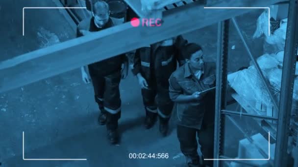 Fotografía Cámara Seguridad Alto Ángulo Personas Multiétnicas Que Trabajan Juntas — Vídeo de stock