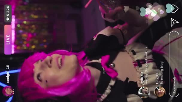 Vertical Cgi Tiro Jovem Cosplaying Personagem Anime Bonito Com Orelhas — Vídeo de Stock