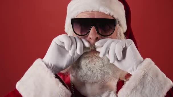 Close Portretfoto Van Hipster Santa Claus Met Grijze Baard Een — Stockvideo