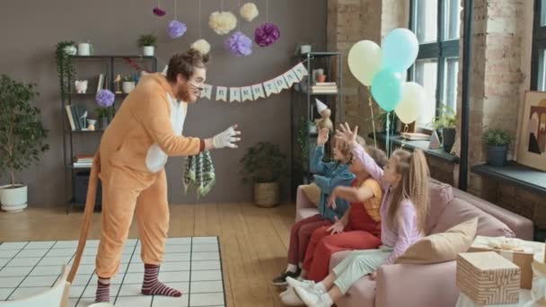 Plan Complet Artiste Fête Masculin Costume Chat Avec Visage Peint — Video