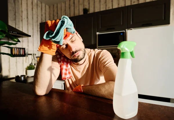 Exhausted Guy Rubber Gloves Shirt Keeping Hand Blue Duster Head — Stock Photo, Image