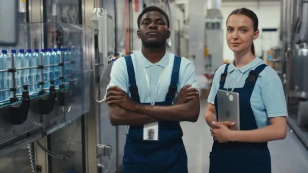 Medium Stab Slowmo Portrait Male African American Engineering Technician Female — Stock Video