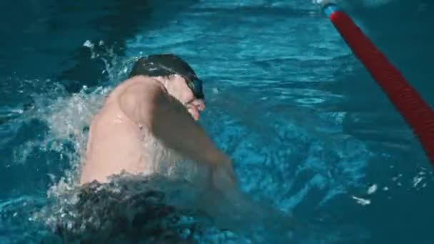 Full Rear Footage Professional Sportsman Black Rubber Cap Goggles Swimming — Stock Video