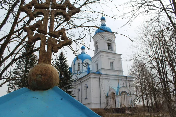 ロシアだ レニングラード地方 Opolyeの村 聖十字架の聖所 — ストック写真