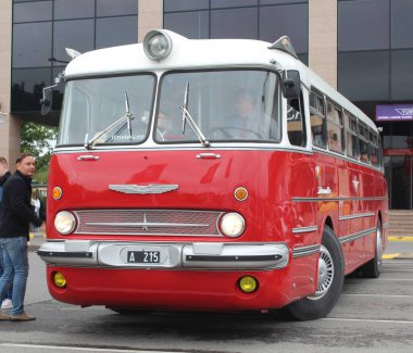 Estonya 'dan çok eski bir otobüs.