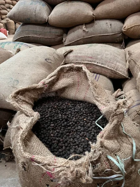 Textile Bag Filled Roasted Coffee Beans Waiting Sold Sidama Ethipoia — Stockfoto