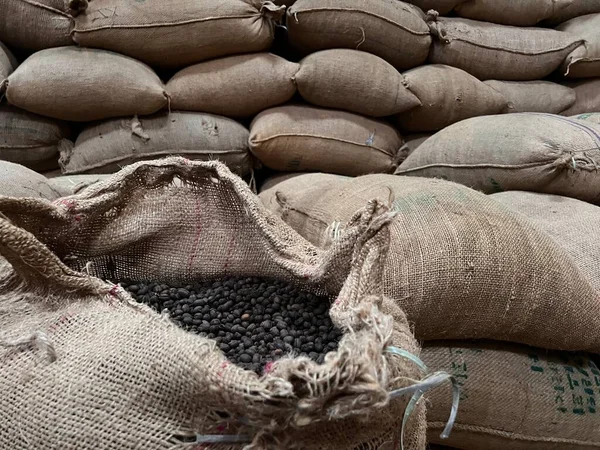Textile Bag Filled Roasted Coffee Beans Waiting Sold Sidama Ethipoia —  Fotos de Stock