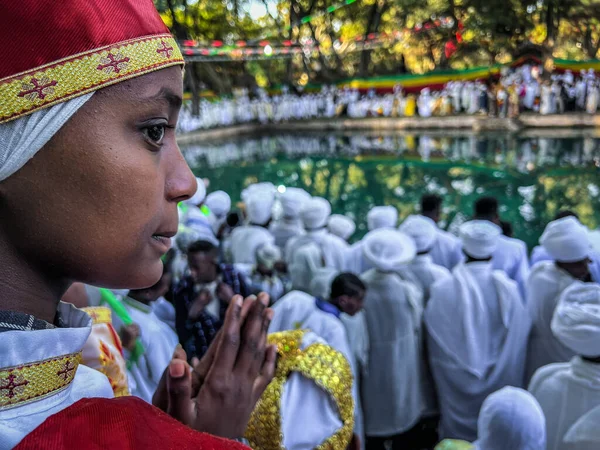 Gondar Ethiopia January 2023 Face Faithful Woman Watching Crowd Fasiladas — Stock Photo, Image
