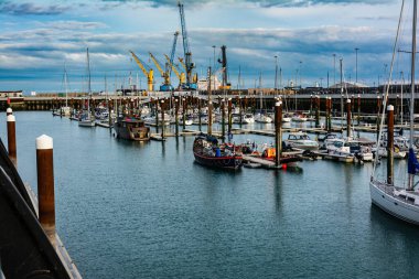Dover, Kent, İngiltere 'deki turistik liman
