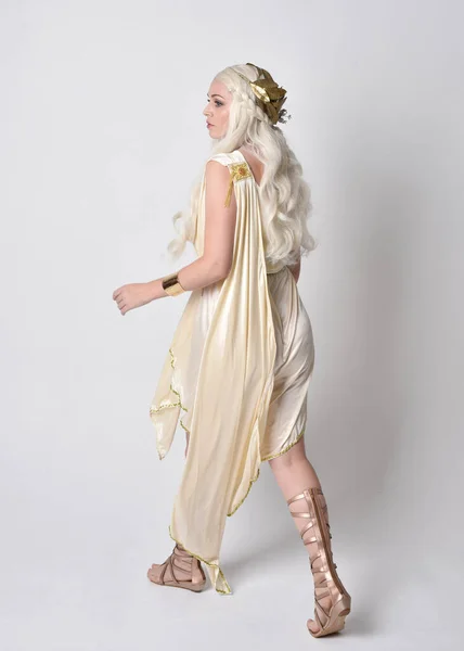 Full Length Portrait Beautiful Blonde Woman Wearing Fantasy Goddess Toga — Stock Photo, Image
