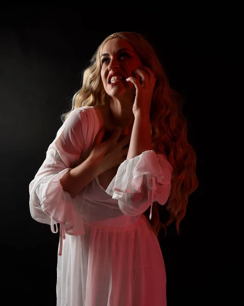 Крупный План Портрета Страшной Блондинки Невесты Вампира Элегантном Белом Хэллоуинском — стоковое фото