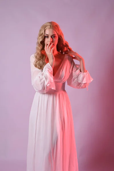 Close Portret Van Mooie Blonde Model Dragen Elegante Witte Halloween — Stockfoto