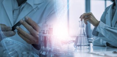 DNA yapısı, konsept sağlık, bilim, teknoloji gelişimi sağlık ve yaşam biyolojik sistemi ile laboratuvar, tüp ve bilimsel ekipmanlarda yumuşak odak karışımı etkisi