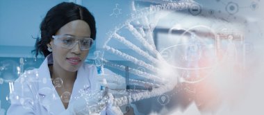 İçinde moleküler ve DNA yapısı ve biyoloji örneği bulunan cam tüp tutan doktor veya bilim adamı, konsept sağlık, tıbbi, bilim, teknolojik gelişim uygulaması biyolojik sistemi